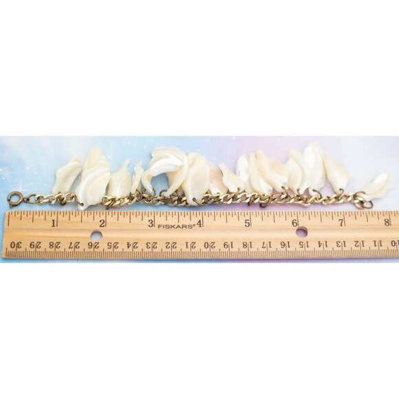 Vintage White Shells Bracelet | Gold Tone Bracelet | 7.5 inch | Shell | J12 - Picture 3 of 3